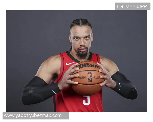 布克盛赞狄龙全力以赴的精神与努力态度绝不敷衍了事